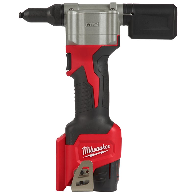 Remachadora subcompacta M12™, capacidad máxima remache 2,4-4,8mm INOX, fuerza de tracción 9000N, carrera 20,32mm. Incluye 4 boqu