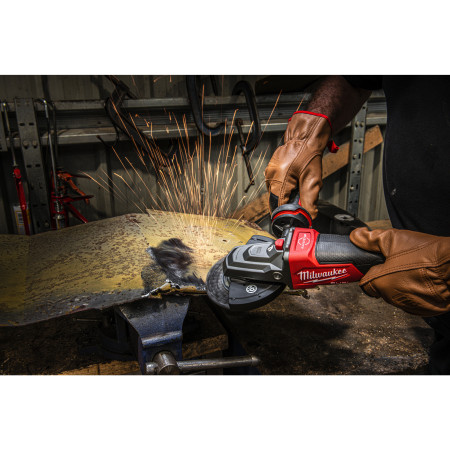 Cepillo Alambre biselado ondulado M14 100x10 acero 0,35mm MILWAUKEE Ref.4932501748