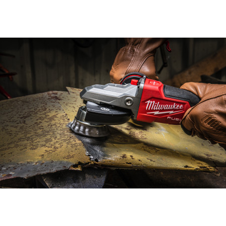 Cepillo Alambre de copa trenzado M14 90x20 acero 0,5mm MILWAUKEE Ref.4932501737