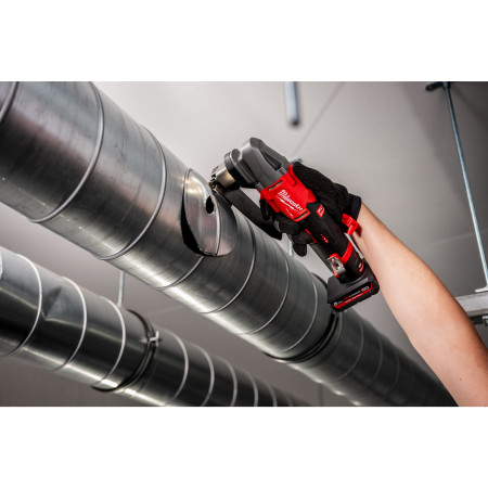 Cizalla subcompacta M12 FUEL™, cap. máxima 1,6mm en acero dulce y cap. máxima 2mm en aluminio, 5 MILWAUKEE Ref.4933502337