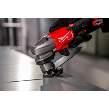 Cizalla subcompacta M12 FUEL™, cap. máxima 1,6mm en acero dulce y cap. máxima 2mm en aluminio, 5 MILWAUKEE Ref.4933502337