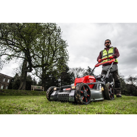 Cortacésped M18 FUEL™, capacidad de corte 53cm, sistema de autopropulsión 0,16-6,4km/h, 0 - 3.300rpm MILWAUKEE Ref.4933479584