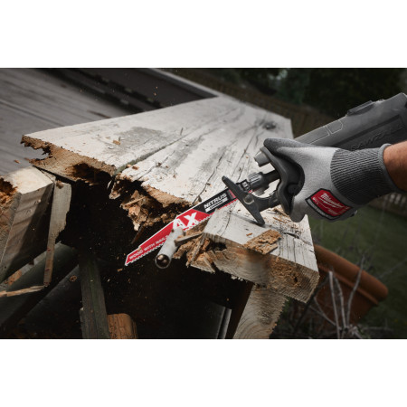 Hoja Sable THE AX™ NITRUS Carbide Madera con Clavos 300mm 5Tpi - 1uds MILWAUKEE Ref.48477253