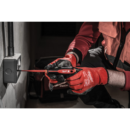 Destornillador Trilobe VDE Slim plana 0,8x4x100 MILWAUKEE Ref.4932478715
